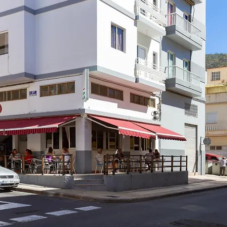 Casa Dona Carmela Guesthouse - Parking Included (Adults Only)-3